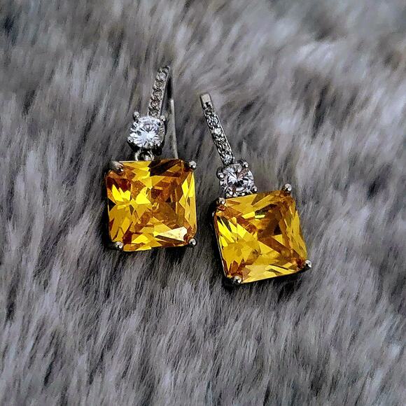 Elegant and Sophisticated Silver Plated Zircon Dangle Earrings - Picture 6 of 10